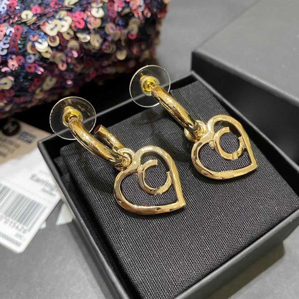 2022 Top qualité charme spécial balancent nouvelle goutte forme de coeur boucle d'oreille en plaqué or 18 carats pour les femmes cadeau de bijoux de mariage ont le timbre de la boîte PS7192