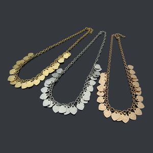 2022 Colliers en acier inoxydable de qualité supérieure Classic Style Gold Sier Rose Couleurs 24 Collier Coeur Collier Femmes Designer Bijoux W A38