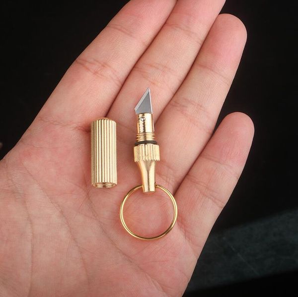 2022 Topselling Brass Capsule Mini Cuchillo Multifuncional EDC Herramientas Portátil Llavero Decoración Supervivencia al aire libre Abierto Latas Peel Fruits Regalos