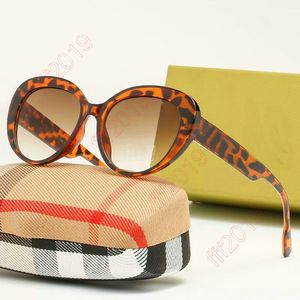 2022 Vintage Check Cat-Eye Frame zonnebril Dames Luxe vlinder frame Zonneglazen Zonneglazen vrouwelijk modemerk ontwerper Clear Oculos de Sol Lunette de Soleil