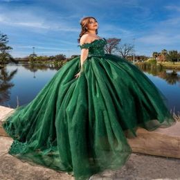 2022 Vintage vert émeraude Quinceanera robes dentelle appliques perles de cristal épaule à lacets dos tulle gonflé robe de bal fête 303D