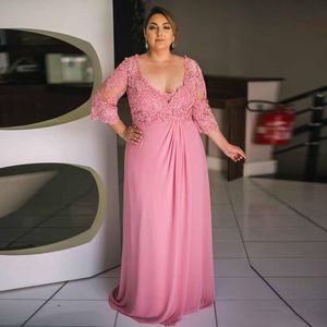 2022 Vintage Roze AfricanMother Of The Bride Jurken Diepe V-hals Kant Applicaties Kralen Drie Kwartieren Mouwen Vloer Lengte Party Avond Bruiloft Gastjurken Plus Size