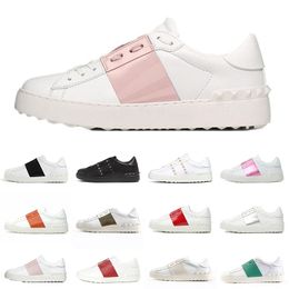 2022 vogue mode chaussures plates designer femmes mens skateboard à lacets baskets plates sport rayé noir blanc avec or métallisé ruban rose rouge formateurs