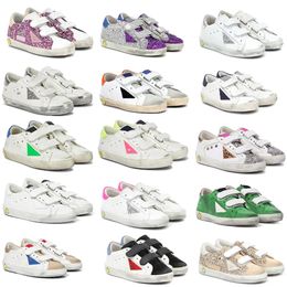 2023 White Italy niños tamaño niños zapatos casuales Classic Do-old Dirty Golden Glitter Hook Loop Sneakers Leather Super Star Shoe Metal Lettering 19-34