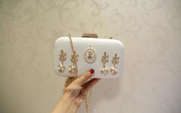 2022 Blanc PU En Cuir Diamant Figure Brillant Femmes Soirée Sac De Mode De Mariage Femmes Pochette Avec Chaîne De Luxe Glitter Partie De Mariée Dames Handb 04