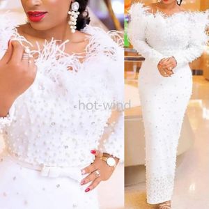 2022 Witte sexy luxe prom -jurken Arabisch off -schouder lange mouwen met veren kristal parels formele feestjurk avondjurken sheat 348h