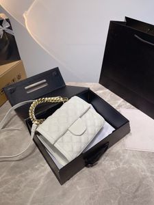 2022 Precio al por mayor Bolsos de cuero genuino Bolso de la solapa de hombros con pequeño y grande Diamond Diamond Fashion Gold Hardware Totes Bolsa de Bolsa de Crossbody de alta calidad