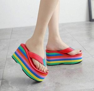 2022 vente en gros femmes tongs sandales nouveau fond épais plate-forme pantoufles pente plage femme arc-en-ciel coloré pantoufle t3A4 #