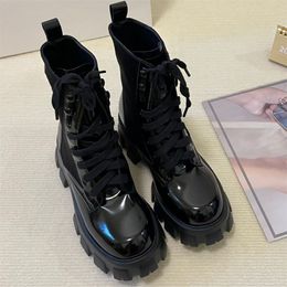 2022 Women Designer oversized lederen schoenen laarzen enkel martin monolith laars militair geïnspireerde gevechtsplatform bodem nylon bouch