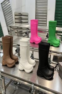 2022 Femmes Rain Boots Designer Boots Pluie Rubber Boots d'hiver Plateforme de pluie Slipon Half Pink Black Green Focalistic Cross Out5913142