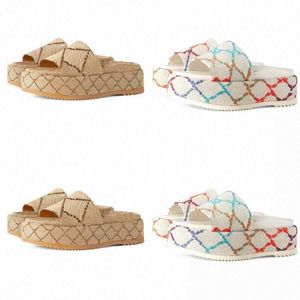 2022 Sandales à plateforme pour femmes Pantoufles Slide Designer Luxe Plat Talons hauts Tongs Chaussures Plate-forme brodée Sandale en caoutchouc Casual Chaussure Mode