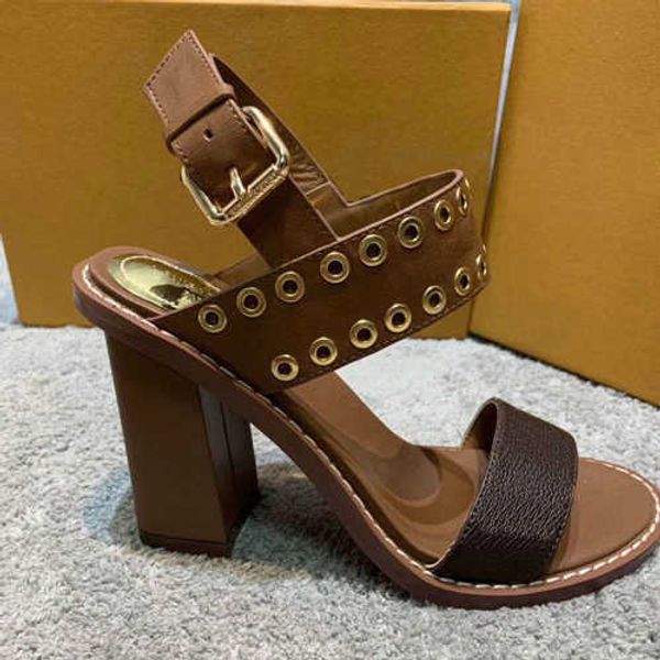 2022 sandales pour femmes concepteur gladiateur Rivet chaussures noir marron blanc mode italienne sexy talons hauts extrêmes