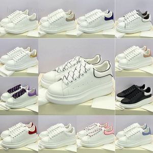 2022 Women schoenen lederen platform oversized sole soepen zolen stoomboten witte mannen zwarte heren luxe fluwelen sude size 36-44 a2