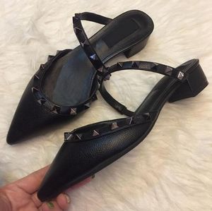 Chaussures femme talon carré 3cm sandales avec Rivets noir cuir nu Rivet femmes chaussures bout pointu grande taille 34-43 Logo sac à poussière