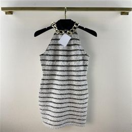 2022 Femmes Summer Robes sexy Robe de designer avec chaîne en métal Milan Runway Designer Tank Crop Top T-shirt Vêtements Haut de gamme Bodyc237G