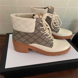 2022 Femmes Trip Lug Sole Combat Boot Luxe Designer Casual Chaussures Bottines Size35-40 Multi couleur