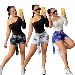 2022 Women Two -Piece Set Designer Tracksuits Summer Outfits One Shoulder T -shirt Jogger Sportpak Fashion Letter Print K157