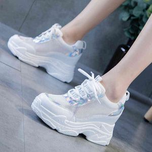 2022 Dames Wedge Platform Rubber Brogue Lace Up Hoge Heel Shoes verhogen Witte Silver Sneakers Damesplatformschoenen G220610