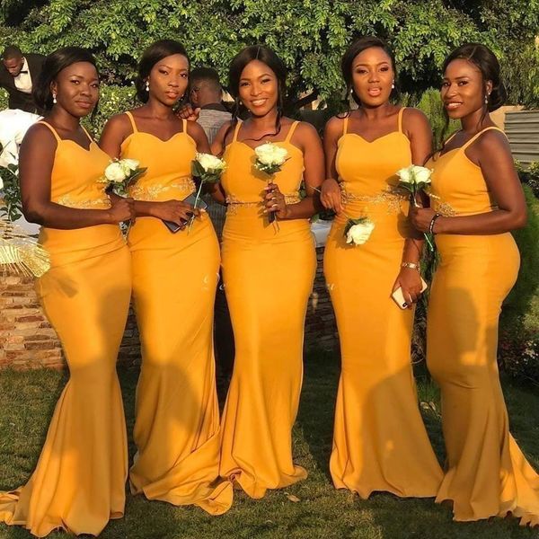 2022 Vestidos de dama de honor para invitados de boda en el jardín rural africano amarillo Elegante sirena Tirantes largos de espagueti Apliques de encaje Vestidos de dama de honor de talla grande