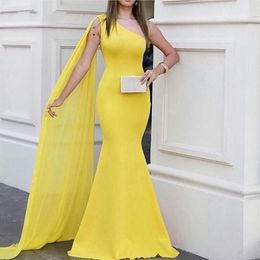 2022 jaune une épaule sirène robes de bal simples femmes longues robes de soirée formelles robes de fiesta plus la taille spéciale Oc254U
