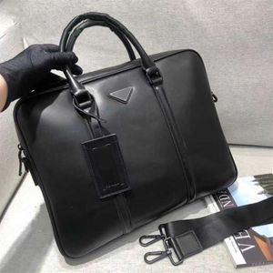 2022New Men Shoulder aktetas Zwart Leather Designer Handtas Business Laptop Bag Messenger Bags met naamplaatjesheren heren 241U