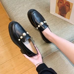 2022s Luxe designer casual schoen Dames Loafer schoenen Chocolade geborsteld lederen loafers platte merk sneakers zwart patent rubber platform laag uitgesneden EU35-40