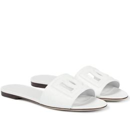 2024 Santal Sandal Slipper Flats Mujer zapatos Tobogados de cuero metálico Leatros de oro Marcas de goma con caja
