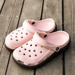 2022 Slides Zapatos Zapatillas Sandalias de goma Mujeres Amortiguación Monopatín Sandy Bule Beach Espuma Al aire libre Interior Plataforma ligera Deportes Traine