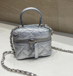 2022SS 12cm Classic Mini Vanity Box Sacs Black Silver Top Handle Handle Taps Crossbody Bodage Candteted Matelasse Chain Cosmetic Case OU4663098