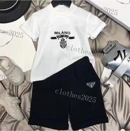 2022SS enfant designer vêtements ensembles enfants T-shirt à manches courtes + short imprimé ensemble costume marque garçons vêtements coton t-shirts taille noir blanc