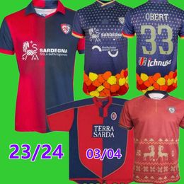 2023 2024 Cagliari Voetbalshirts thuis Kerstmis 23 24 NANDEZ MAKOUMBOU ZAPPA LUVUMBO LAPADULA DEIOLA VIOLA 03 04 Voetbalshirts T RETRO 2003 2004 Maglia da calcio 66