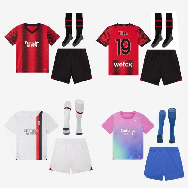 2023 2024 AC MILANS kits de fútbol para niños Jerseys de fútbol 23 24 KOCHE Cuarto GIROUD TONALI THEO R.LEAO ROMAGNOLI SAELEMAEKERS IBRAHIMOVIC Jerseys shorts calcetines