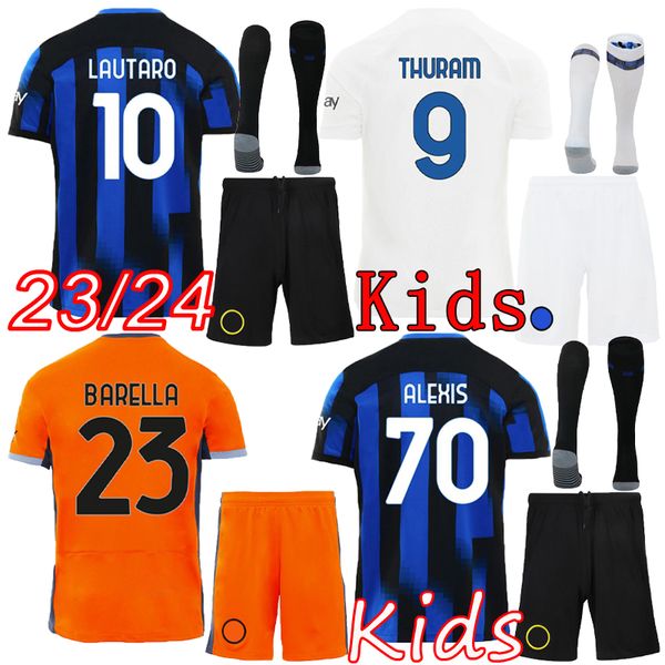 2023 2024 Inter LAUTARO Accueil Maillots BARELLA Maillot de football Kit enfants + chaussettes 23 24 Milan THURAM Maillots de football troisième enfant Ensembles bambini maglia di calcio insiemi