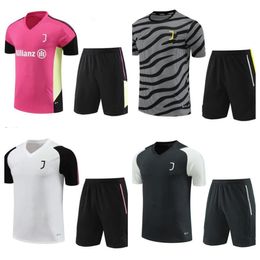 2023 24 Jerseys de football Juventus manches courtes POGBA DI MARIA VLAHOVIC CHIESA Survêtement hommes kit ensemble kit de football uniforme sportswear