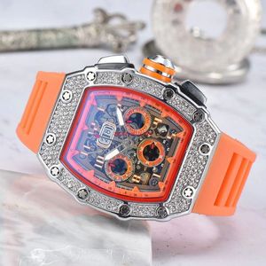 2023 6 Pin Diamond Automatische datum Watch Limited Edition Herenhorloges Topmerk Luxe Volledige functie Quartz Watch Silicone Strap 147