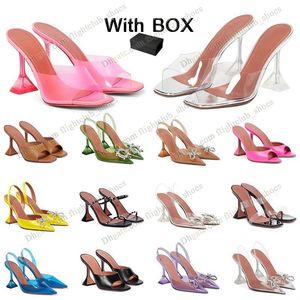 2023 Amina Muaddi Begum Sandals kristal-verrijkte pompen Clear PVC Stiletto transparante hakken Sandalen ontwerpers Draai Shoe Slingbacks Evening Factory Factory schoeisel