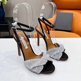2023 Ankle-riem hakken sandalen instep strass Decoratie Stiletto Heel Dames feestavond schoenen open teen luxe ontwerpers fabrieksschoenen 35-42 met doos