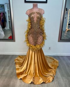 2023 Arabe Aso Ebi Sirène Or Robe De Bal Perlé Cristaux Plume Soirée Formelle Deuxième Réception Anniversaire Robes De Fiançailles Robes Robe De Soirée ZJ275