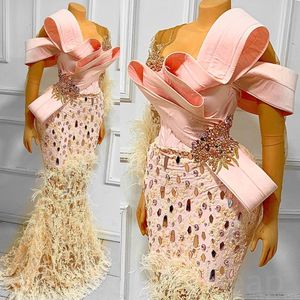 2023 Arabische Aso Ebi Pink Mermaid Prom Dresses kristallen Feather Evening Formeel feest tweede receptie Verjaardag verlovingsjurken Jurk ZJ206