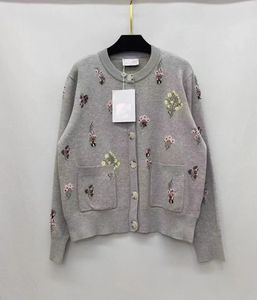 2023 automne et hiver manteau pour femmes à la mode lourd luxe col rond petit parfum fleur de diamant tempérament haut de gamme manteau cardigan tricoté à simple boutonnage