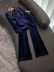 2023 Automne Noir / Bleu Couleur Unie Deux Pièces Pantalons Ensembles Manches Longues Revers Cranté Velours Blazers À Simple Boutonnage Avec Pantalon Flare Pantalon Ensemble Deux Pièces Costumes O3O0762