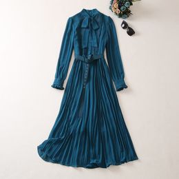 2023 automne bleu couleur unie ruban cravate noeud robe à manches longues col rond plissé midi robes décontractées A3Q191340 grande taille XXL