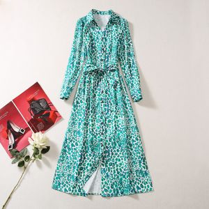 2023 Otoño Verde Estampado floral Vestido camisero con cinturón Manga larga Solapa Cuello Botones Vestidos casuales de un solo pecho A3Q191340 Tallas grandes XXL