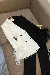 2023 otoño Blanco/Negro contraste de Color con paneles chaquetas de plumas de manga larga con solapa entallada prendas de vestir cruzadas abrigos M3G310051