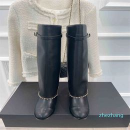2023-Automne hiver Chunky talon chaîne boucle plate-forme mode bottes cuissardes femmes métal à talons hauts tube arrière fermeture éclair chaussures
