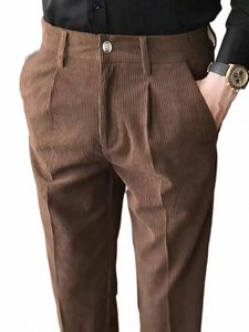 2023 Automne / Hiver Pantalons en velours côtelé pour hommes Pantalons décontractés à tube droit marron Pantalons de costume épais à coupe ajustée G4qN #