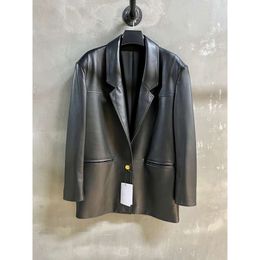 2023 Herfst/winter Nieuwe Designer Luxe Schapenvacht Flip Kraag Brede Editie Twee Knopen Boyfriend Stijl Pak Halflange Leren Jas voor Vrouwen