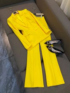 2023 Automne Jaune / Fuchsia Couleur Unie Deux Pièces Pantalons Ensembles À Manches Longues Revers Cranté Blazers À Boutonnage Simple Flare Pantalon Pantalon Costumes Ensemble O3L012176 Plus La Taille 4XL