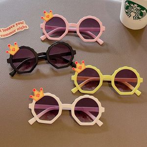 2023 bébé enfants irréguliers Polygon Crown Children Outdoor Polaris Sunglasses Girls Boys UV400 Sun Protection Lunes 09632