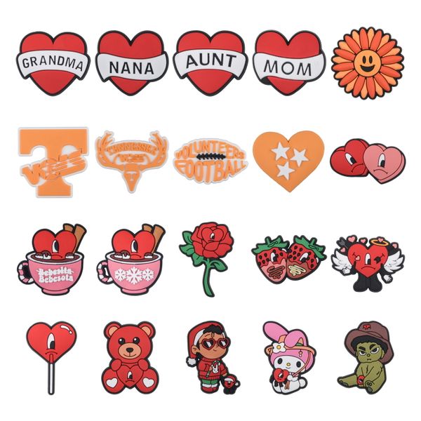 2023 Bad Bunny Lover Give Sweet Romantic Valentine Day Charms PVC Croc y hebillas de pulsera Accesorios Regalo Red Heart For Friend Sunflower